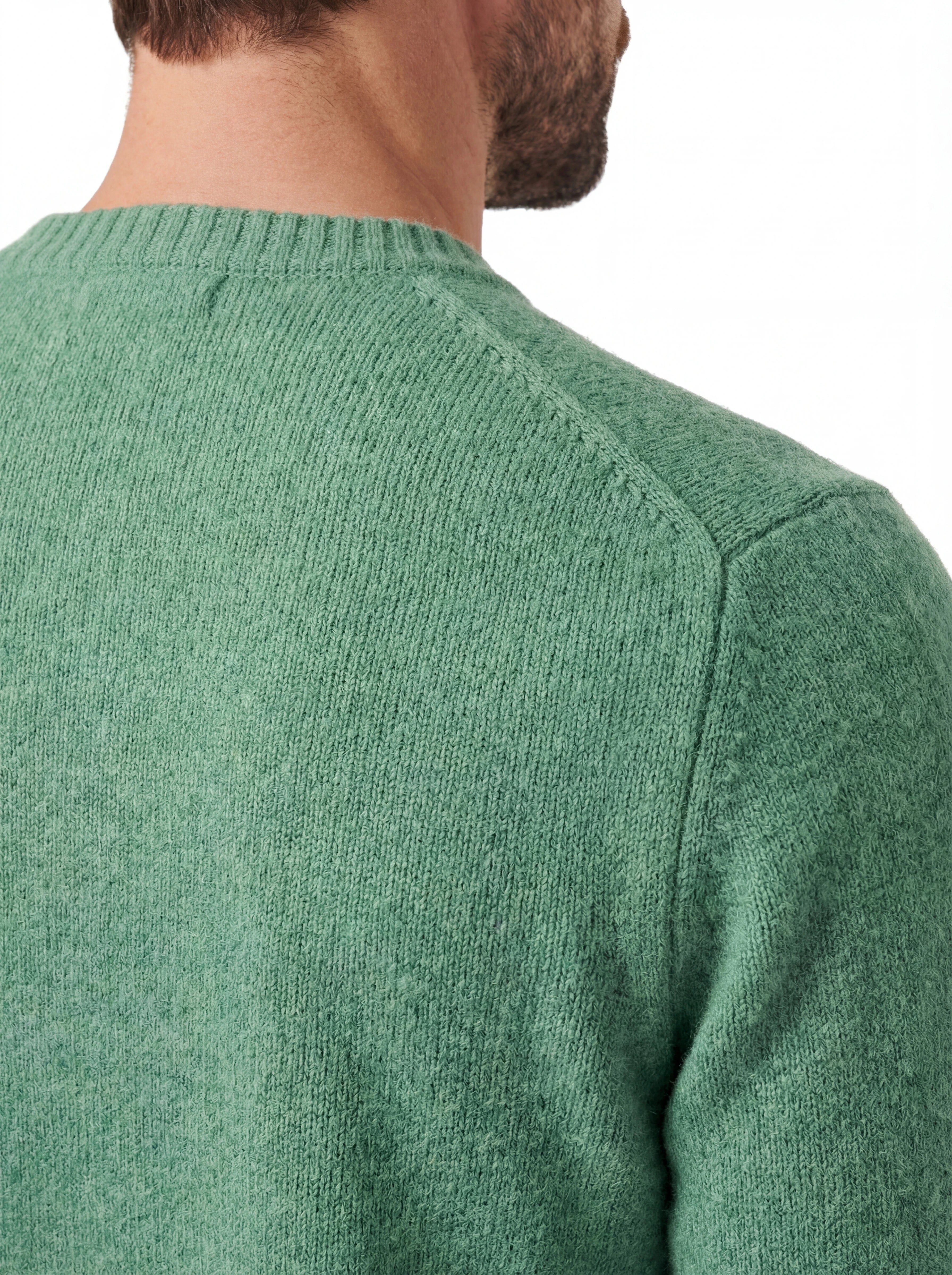 Maglia frontale su sfondo neutro girocollo verdemela Saint Barth Regent in alpaca stretch