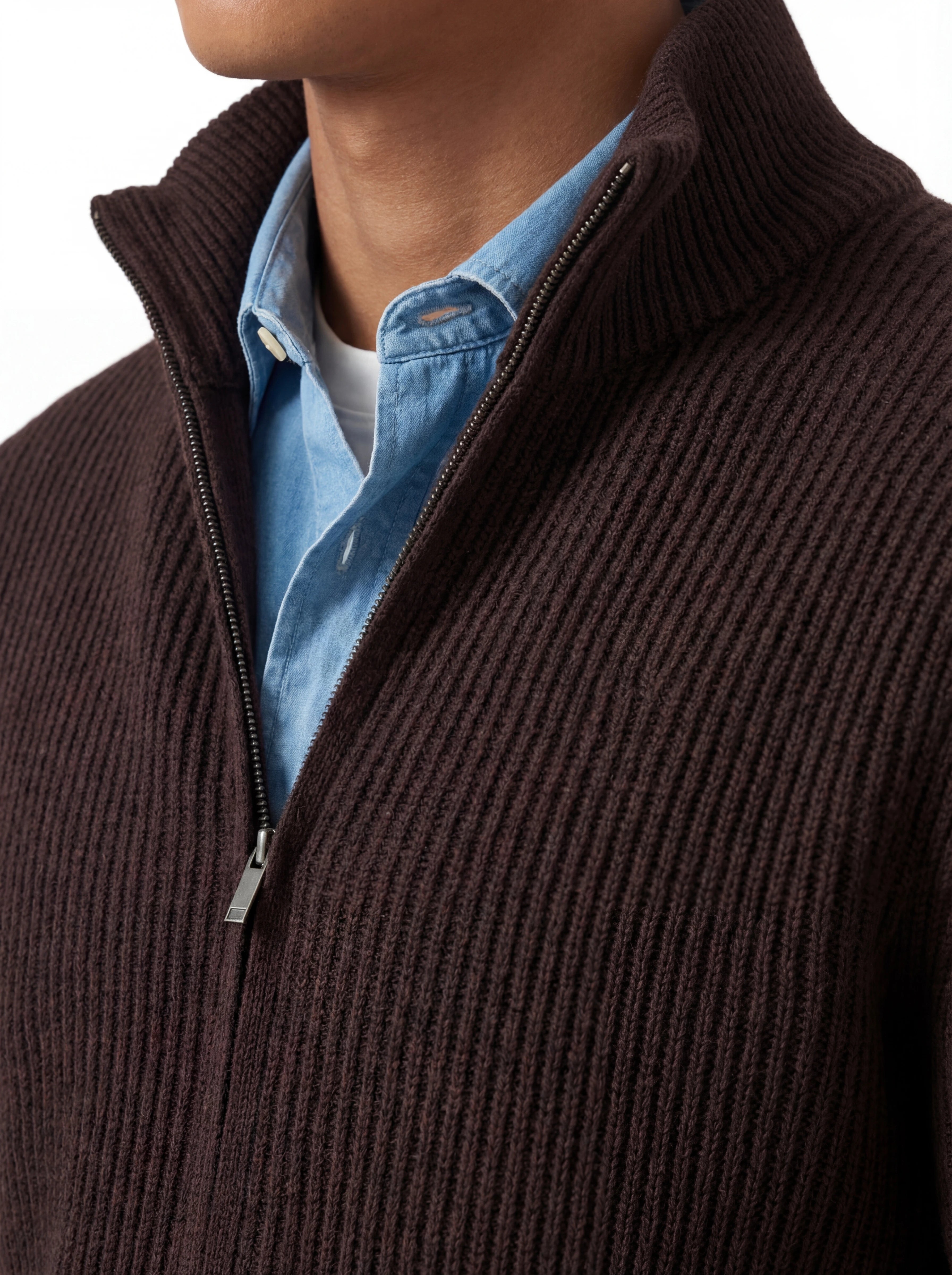 Dettaglio ravvicinato zip marrone Saint Barth Preston dettaglio tessuto