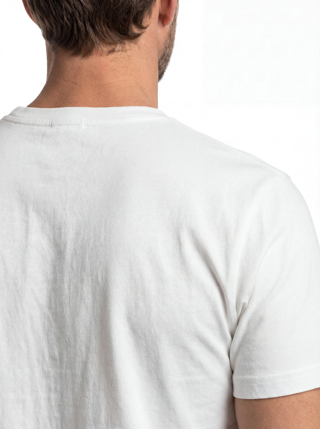 Vista da dietro t-shirt bianco scritta “NEED MONEY FOR” Saint Barth cotone