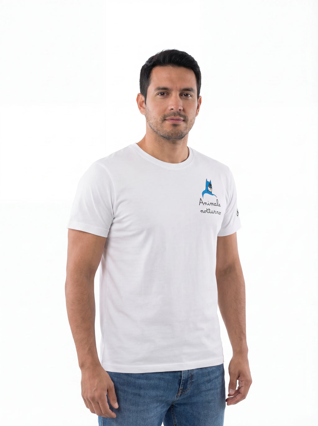 Modello a 45 gradi t-shirt bianco scritta “Night Legend” Saint Barth cotone