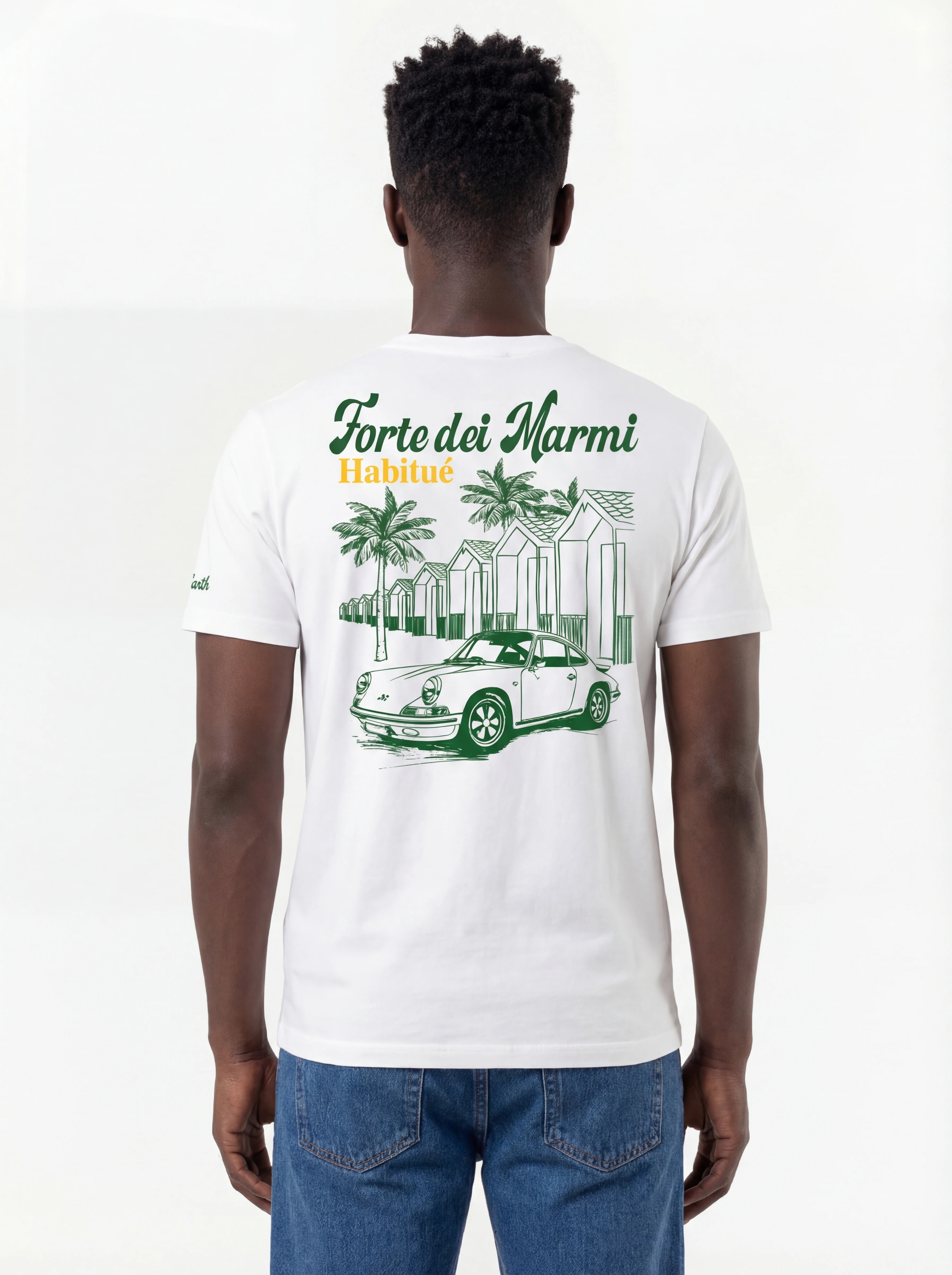Modello a 45 gradi t-shirt bianco scritta “Forte dei Marmi Habitu” Saint Barth cotone