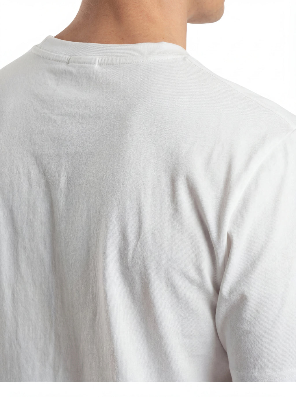 Dettaglio t-shirt bianco scritta “Gin gin” Saint Barth cotone