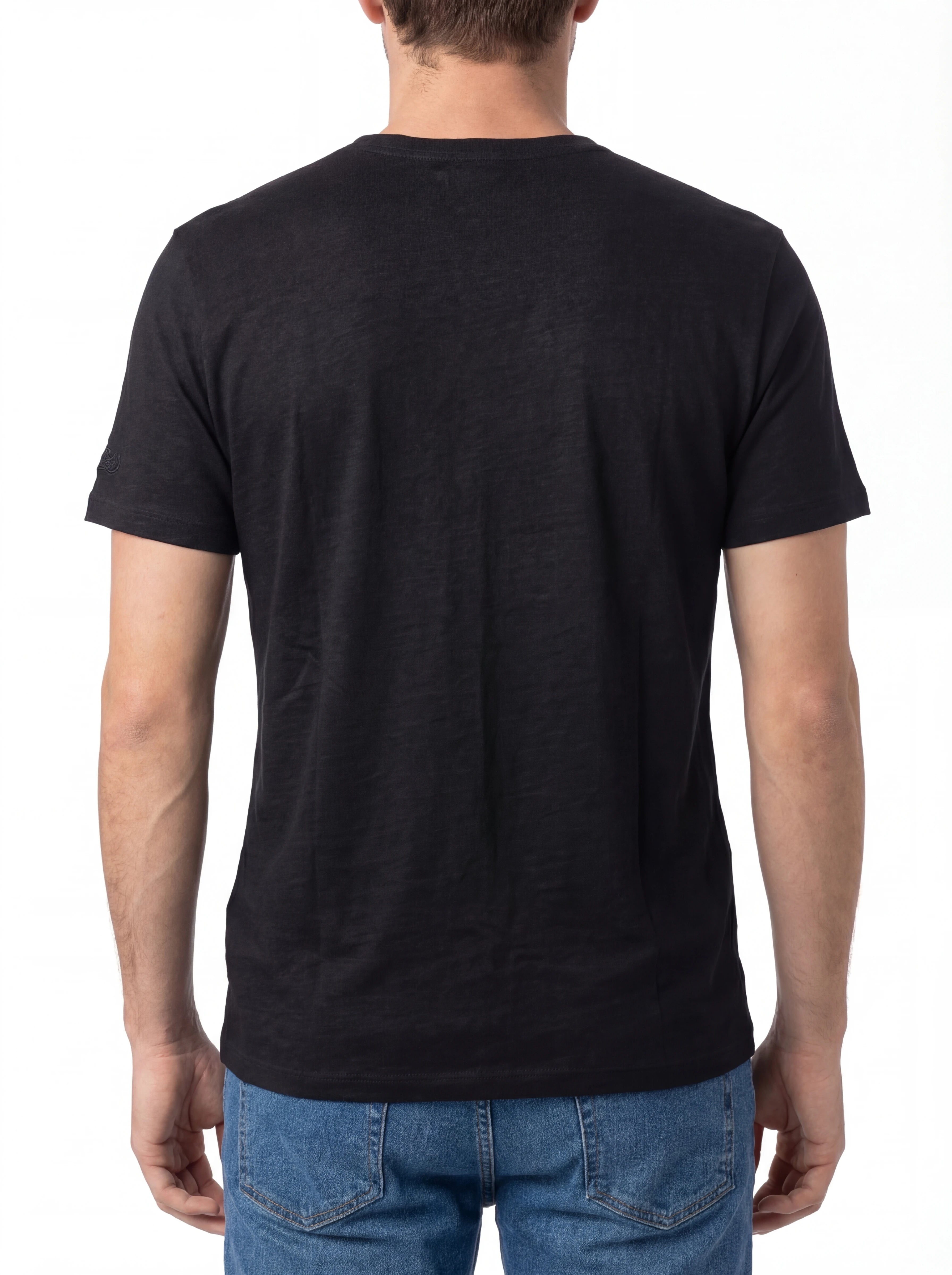 Modello a 45 gradi t-shirt nero texture lino Saint Barth lino