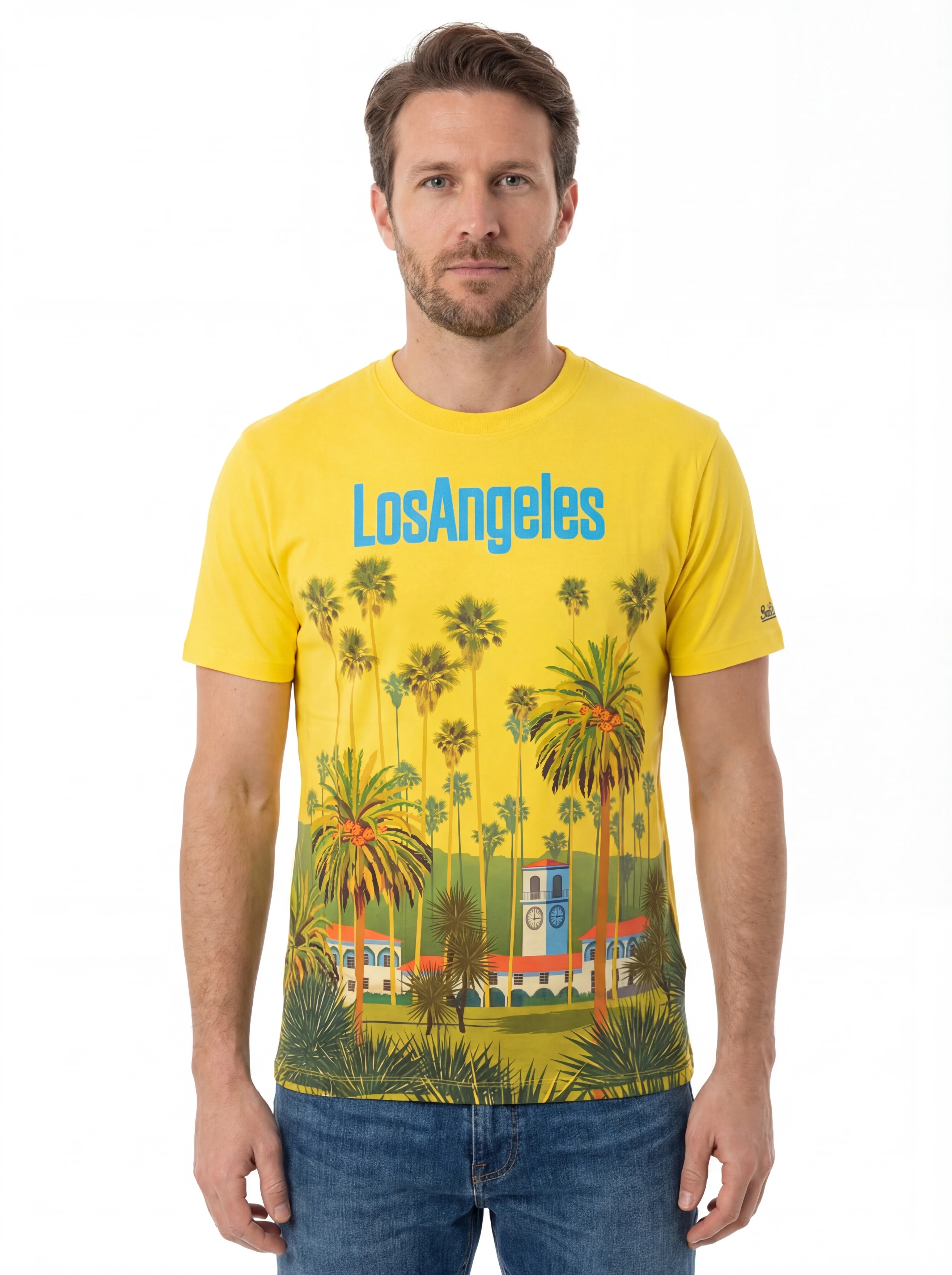 Modello frontalmente t-shirt giallo scritta “Los Angeles” Saint Barth cotone