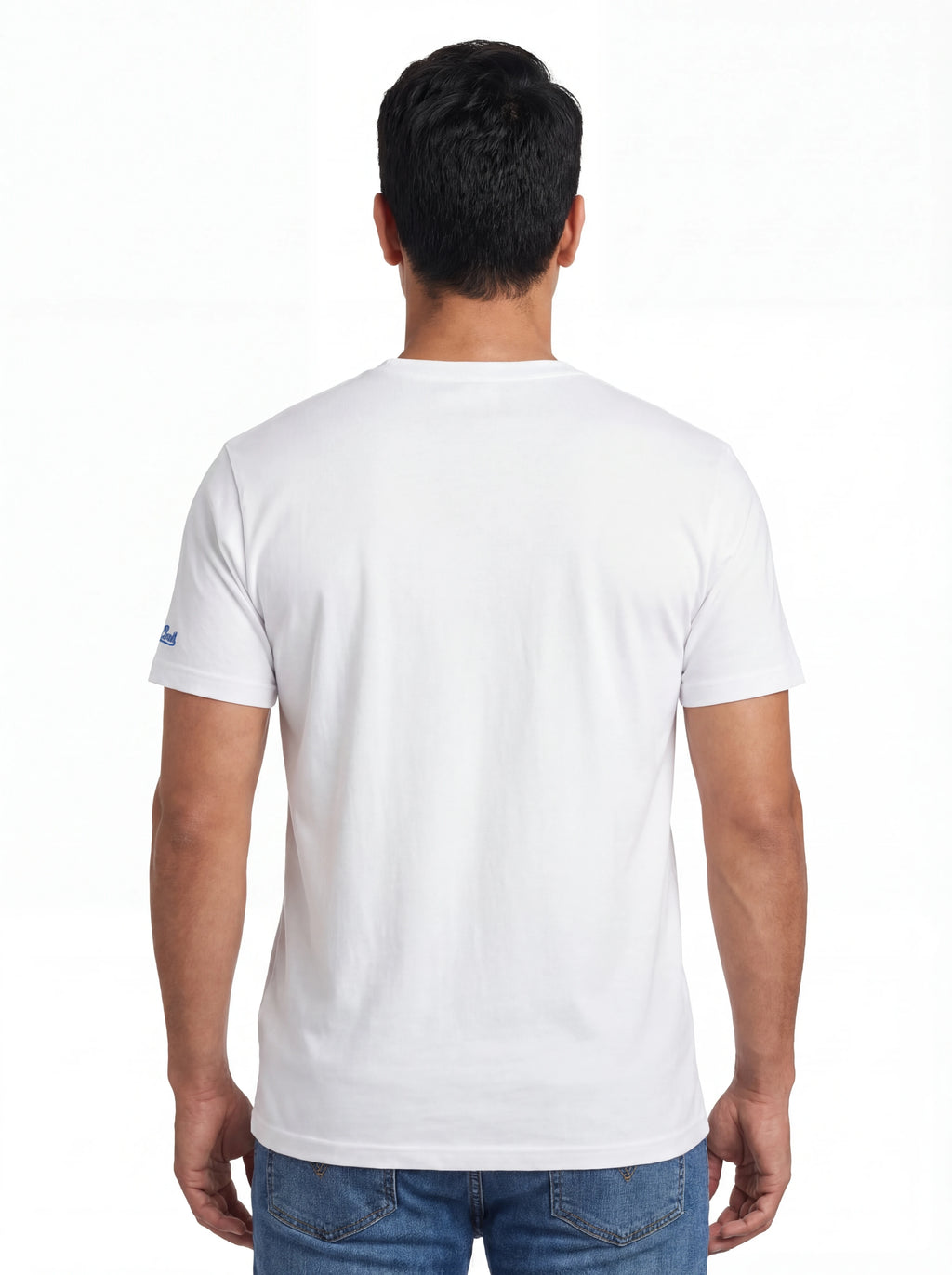 Modello a 45 gradi t-shirt bianco scritta “M.V.P. More Vodka Plea” Saint Barth cotone