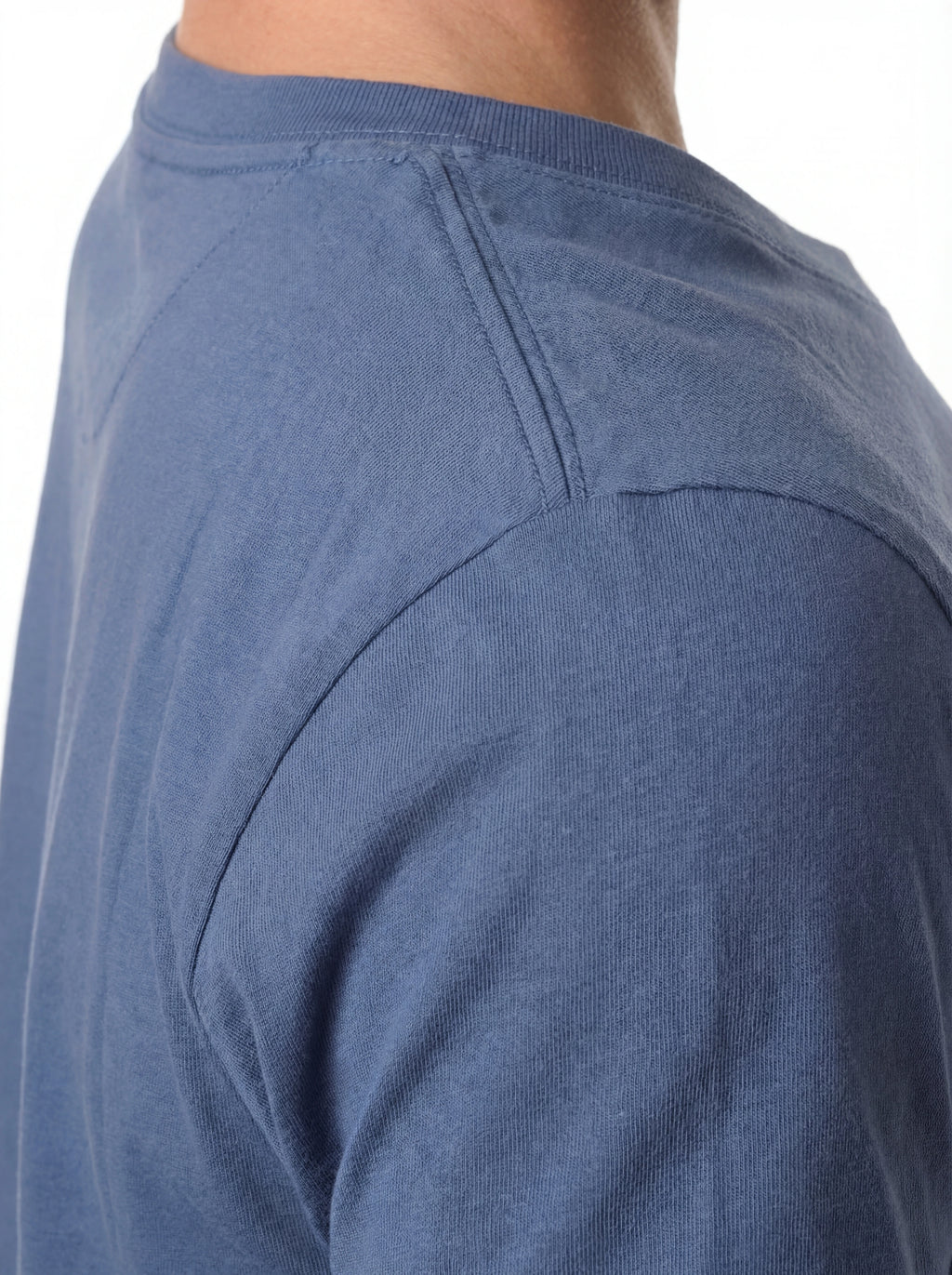 Vista da dietro t-shirt blu scritta “Gin Tonic Vs Gin Lemon” Saint Barth cotone