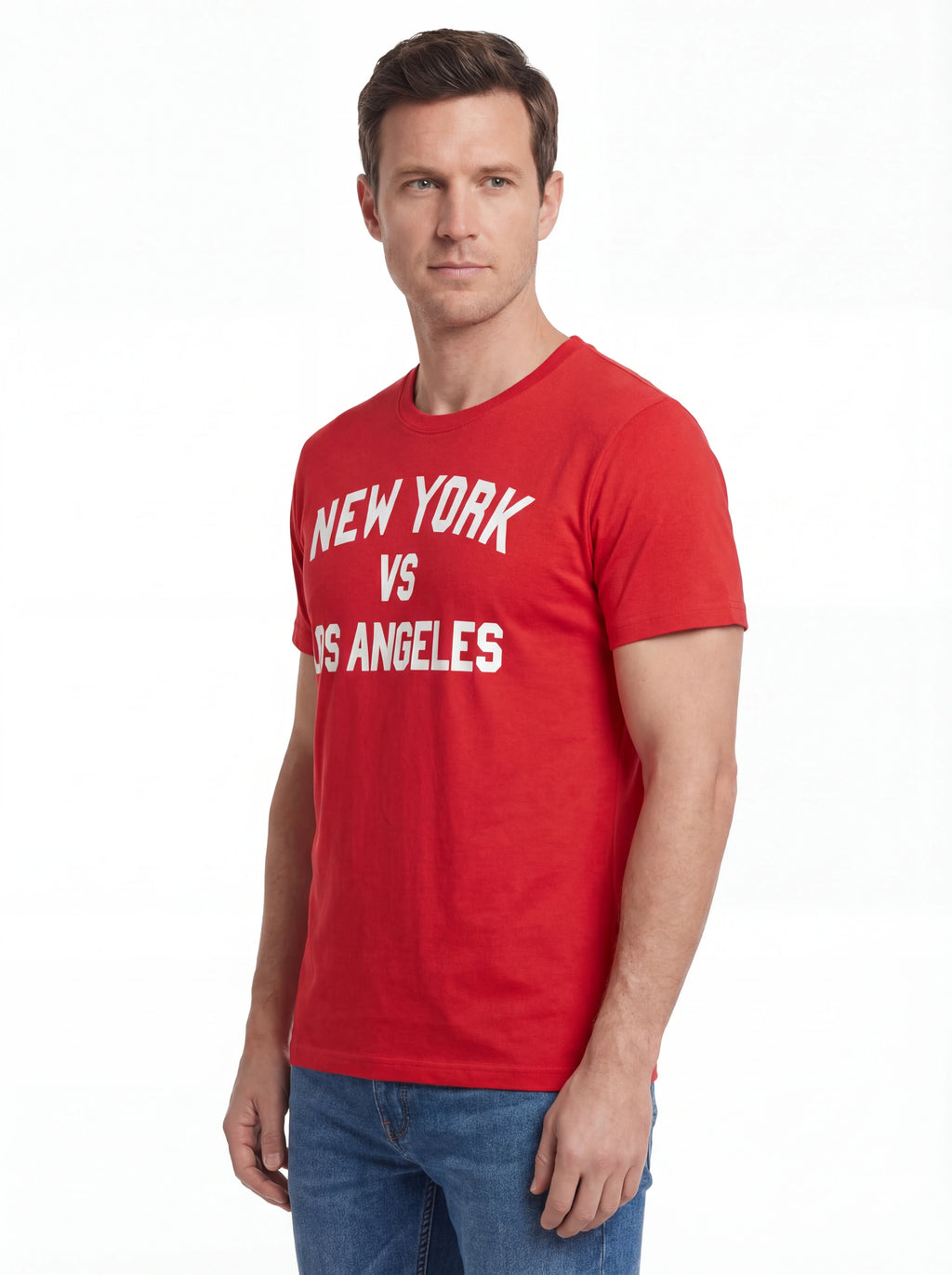 T-shirt su sfondo neutro frontale t-shirt rosso scritta “New York vs Los Angele” Saint Barth cotone