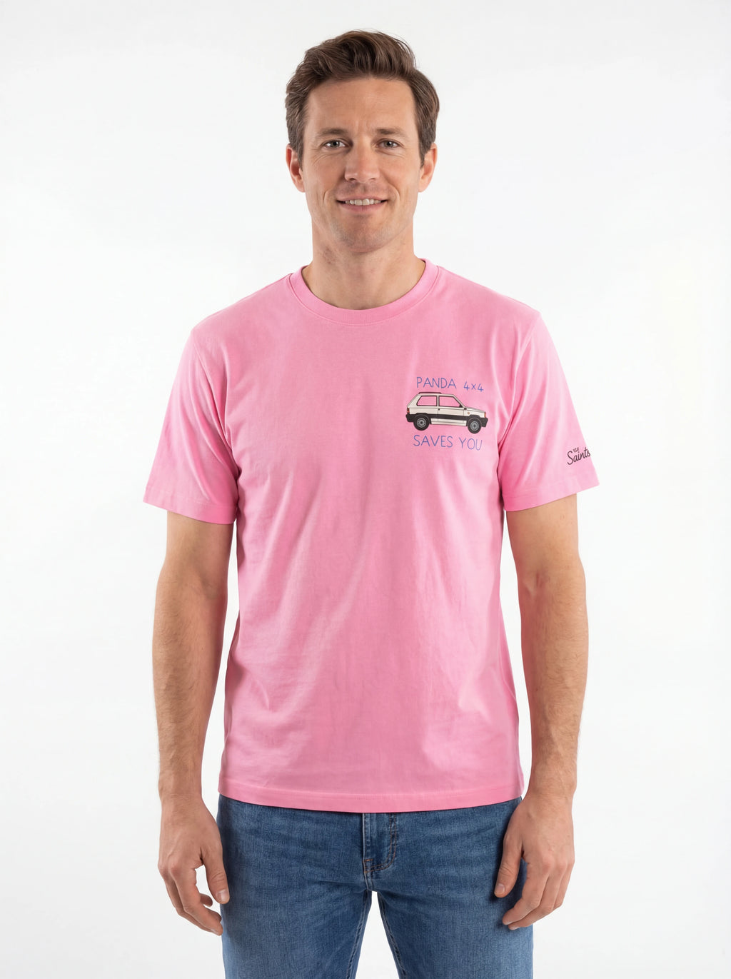 Modello frontalmente t-shirt fucsia scritta “Panda 4 x 4 Save You” Saint Barth cotone