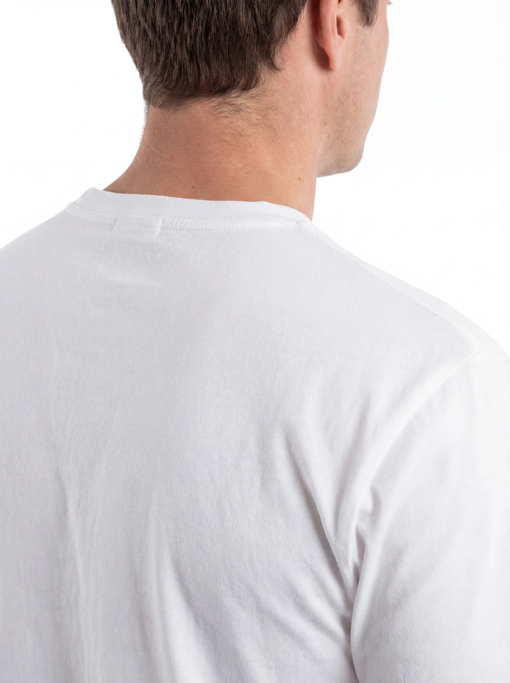 Modello a 45 gradi t-shirt bianco scritta “TOPLESS ADDICTED” Saint Barth cotone