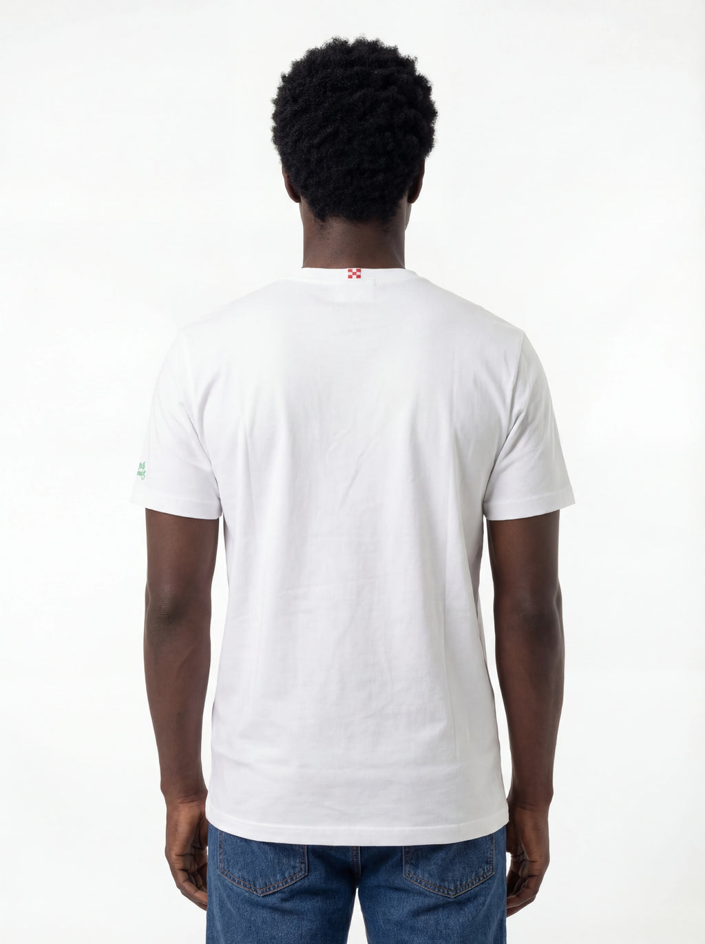 Modello a 45 gradi t-shirt bianco scritta “I RECYCLE PLASTIC GIRL” Saint Barth cotone