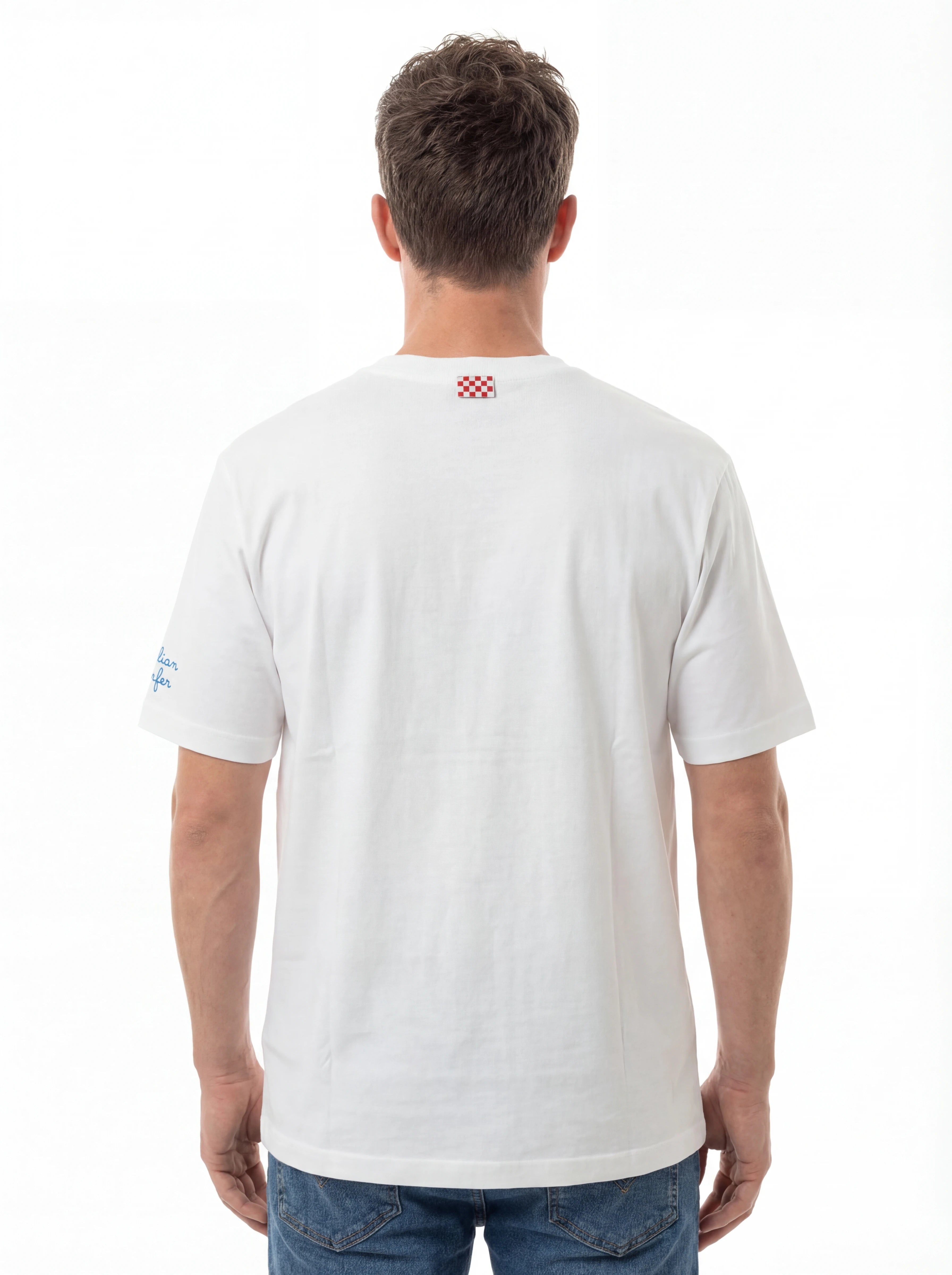 Modello a 45 gradi t-shirt bianco scritta “ITALIAN SURFER” Saint Barth cotone