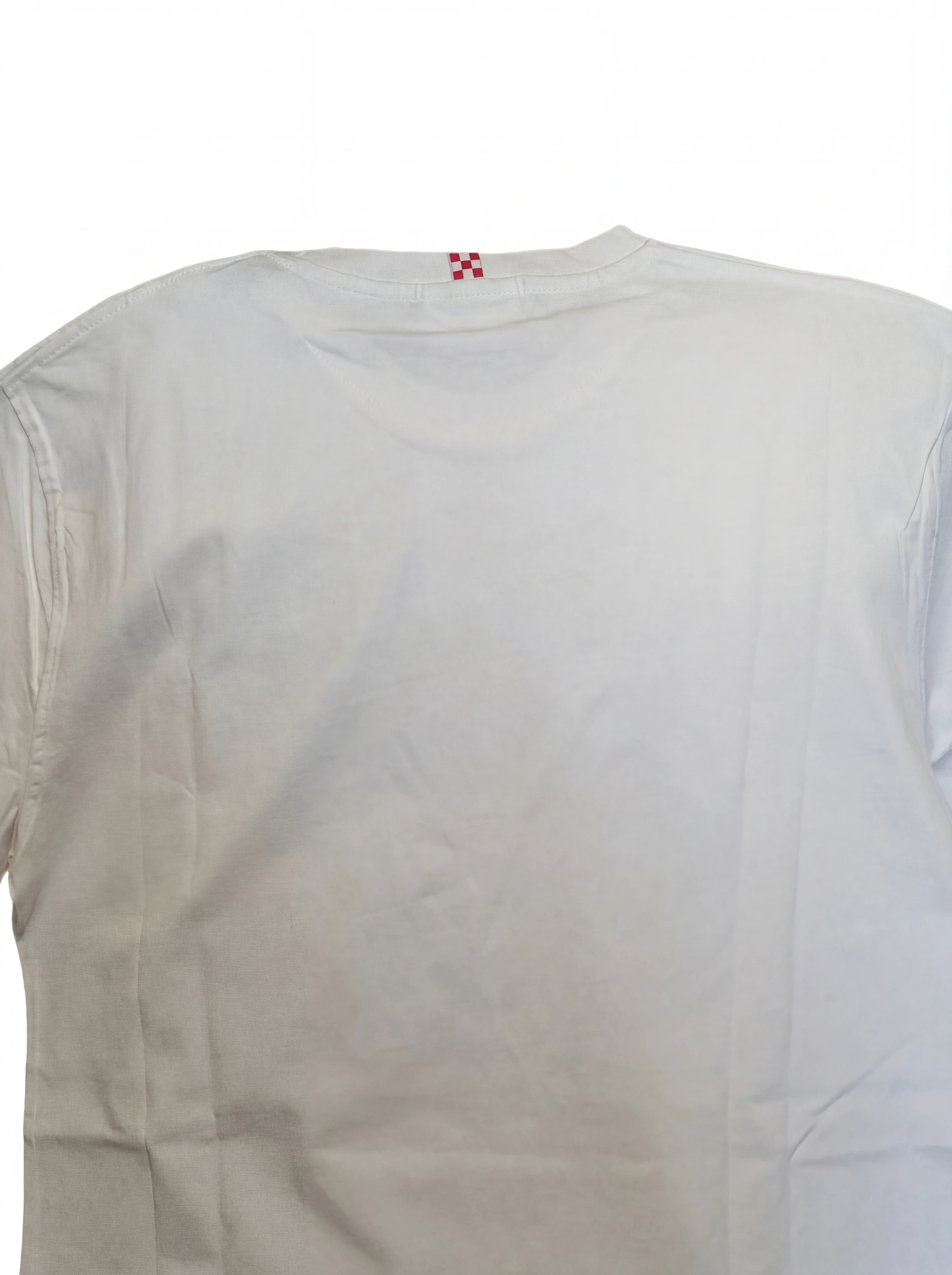 Vista da dietro t-shirt bianco scritta “Topless Addicted” Saint Barth cotone