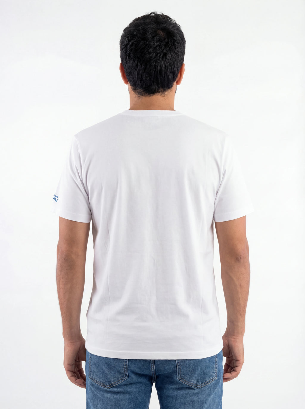 Modello a 45 gradi t-shirt bianco scritta “Ne Parliamo a Settembr” Saint Barth cotone
