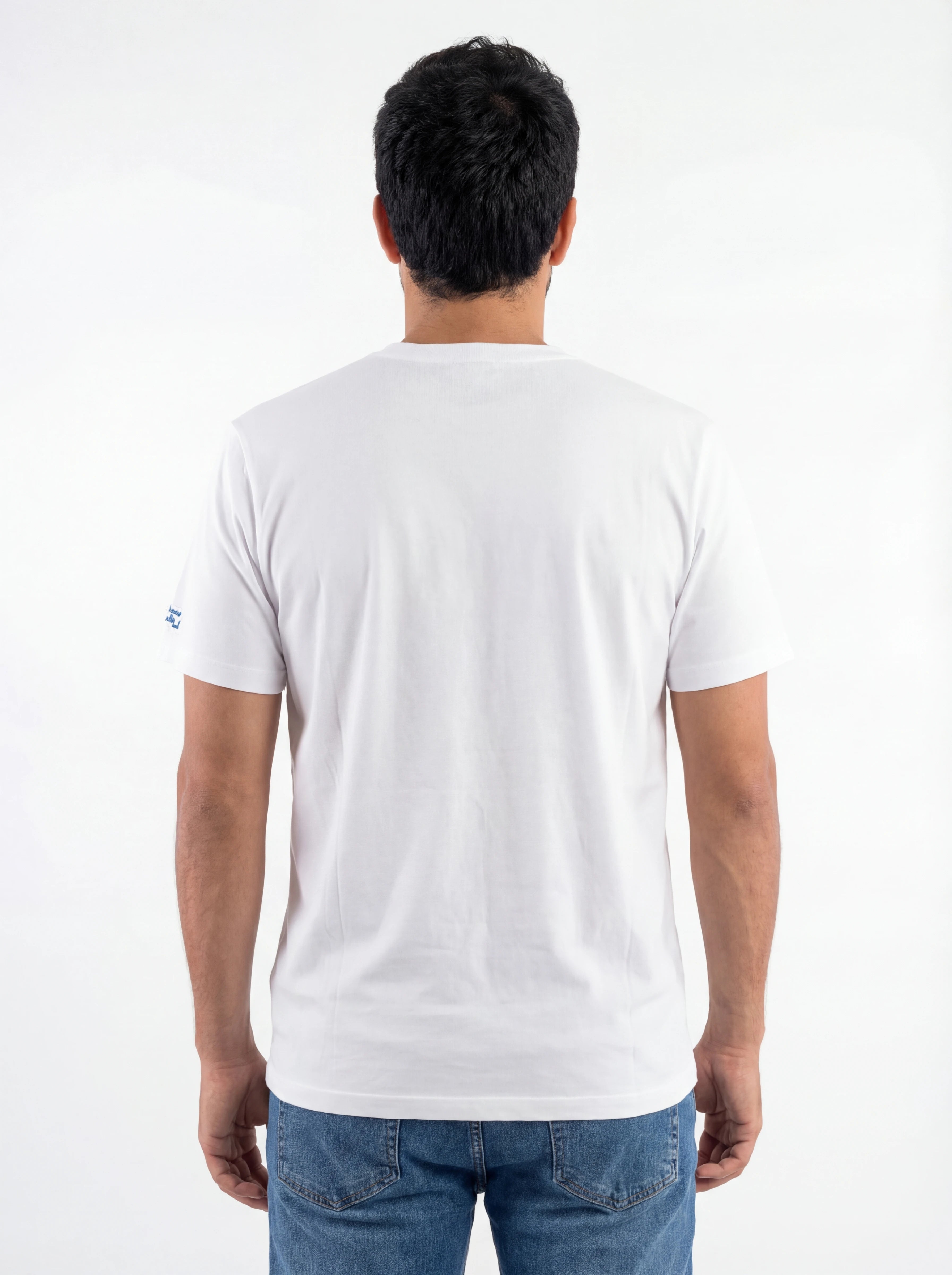 Modello a 45 gradi t-shirt bianco scritta “Ne Parliamo a Settembr” Saint Barth cotone