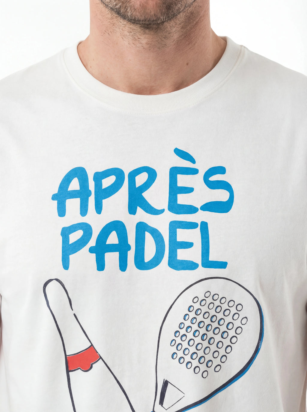 T-shirt su sfondo neutro frontale t-shirt bianco scritta “APRÈS PADEL” Saint Barth cotone