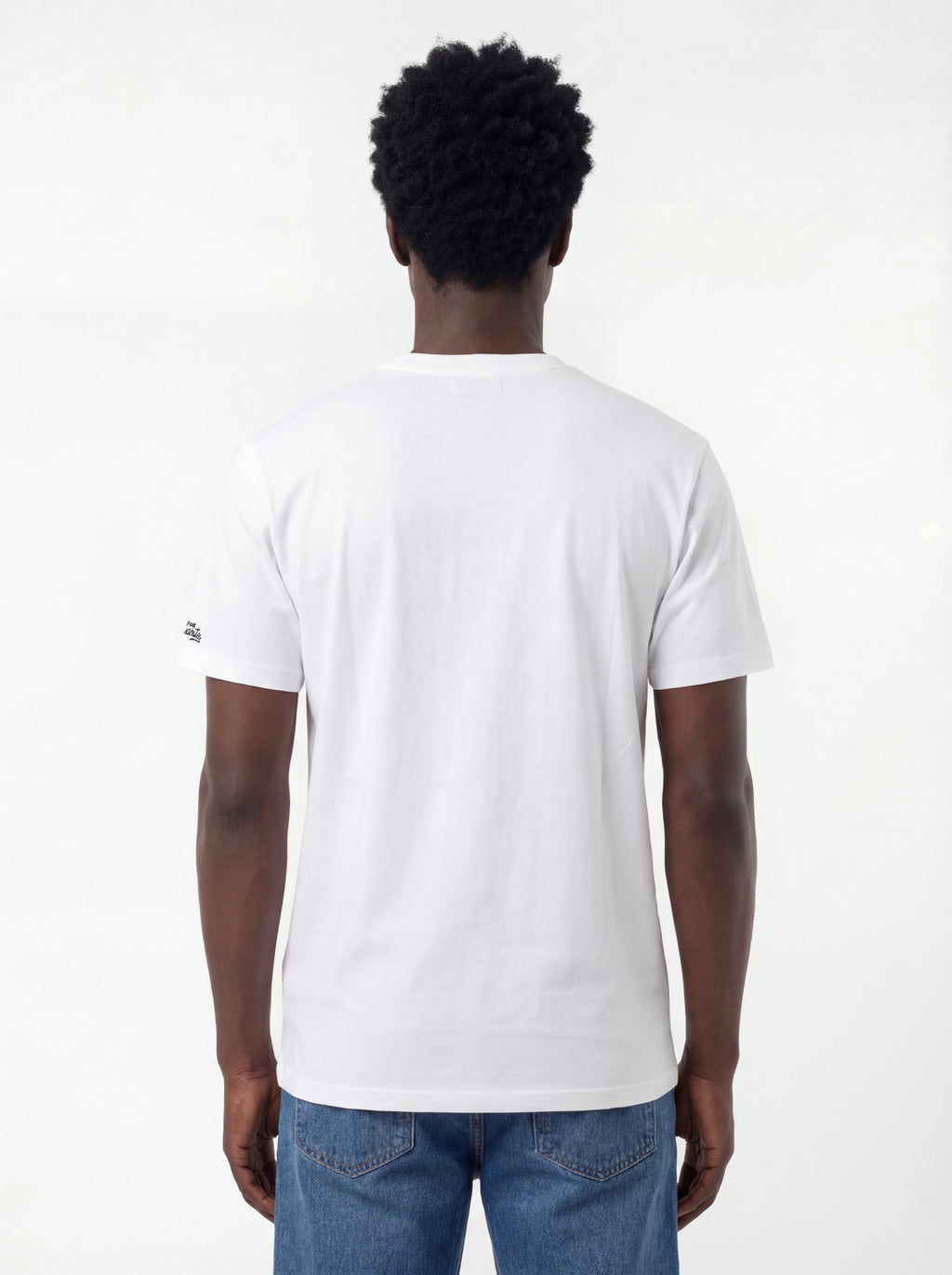 Modello a 45 gradi t-shirt bianco scritta “I HATE WINTER” Saint Barth cotone