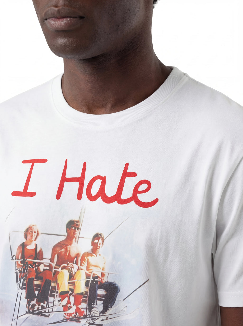 T-shirt su sfondo neutro frontale t-shirt bianco scritta “I HATE WINTER” Saint Barth cotone