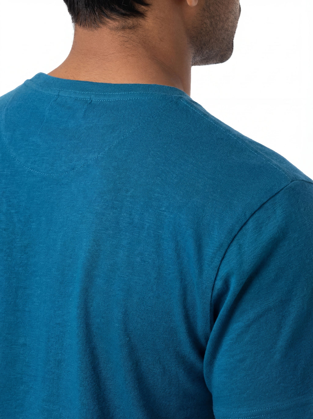 T-shirt su sfondo neutro frontale t-shirt blu texture lino Saint Barth lino