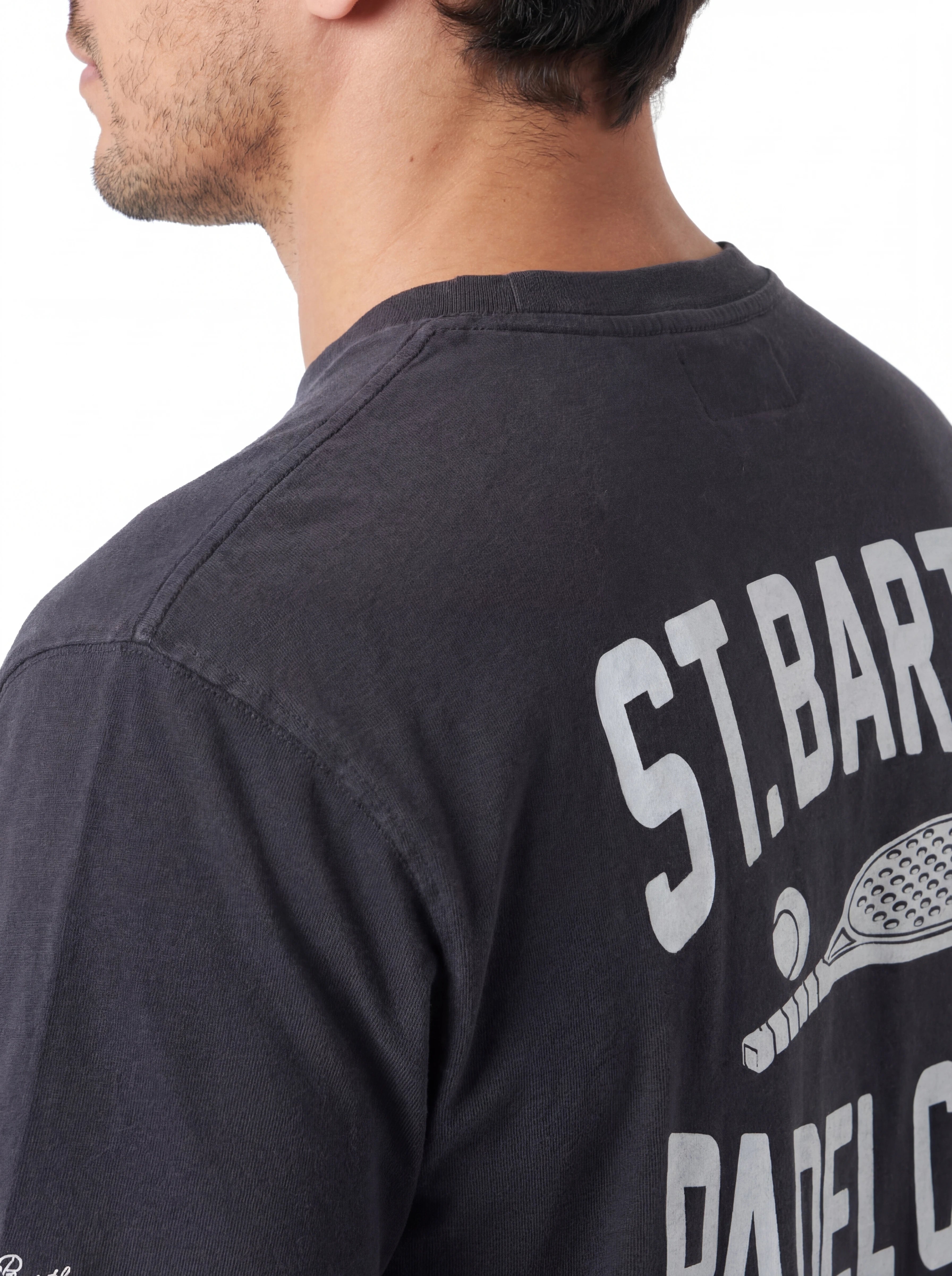 Dettaglio t-shirt nero scritta “padel” Saint Barth Arnott manica corta