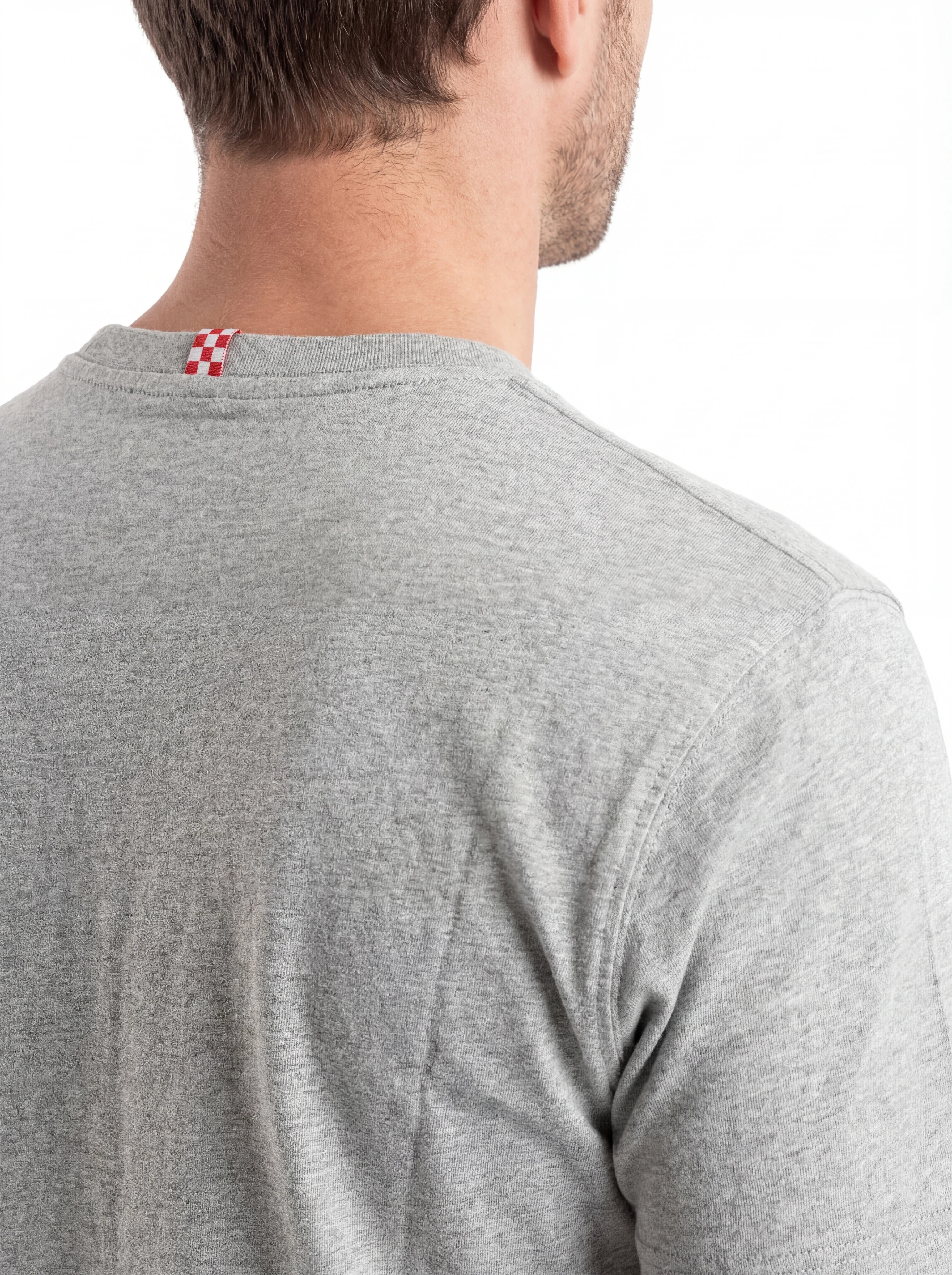 T-shirt su sfondo neutro da dietro t-shirt grigio scritta “SAVE WATER DRINK GIN T” Saint Barth cotone