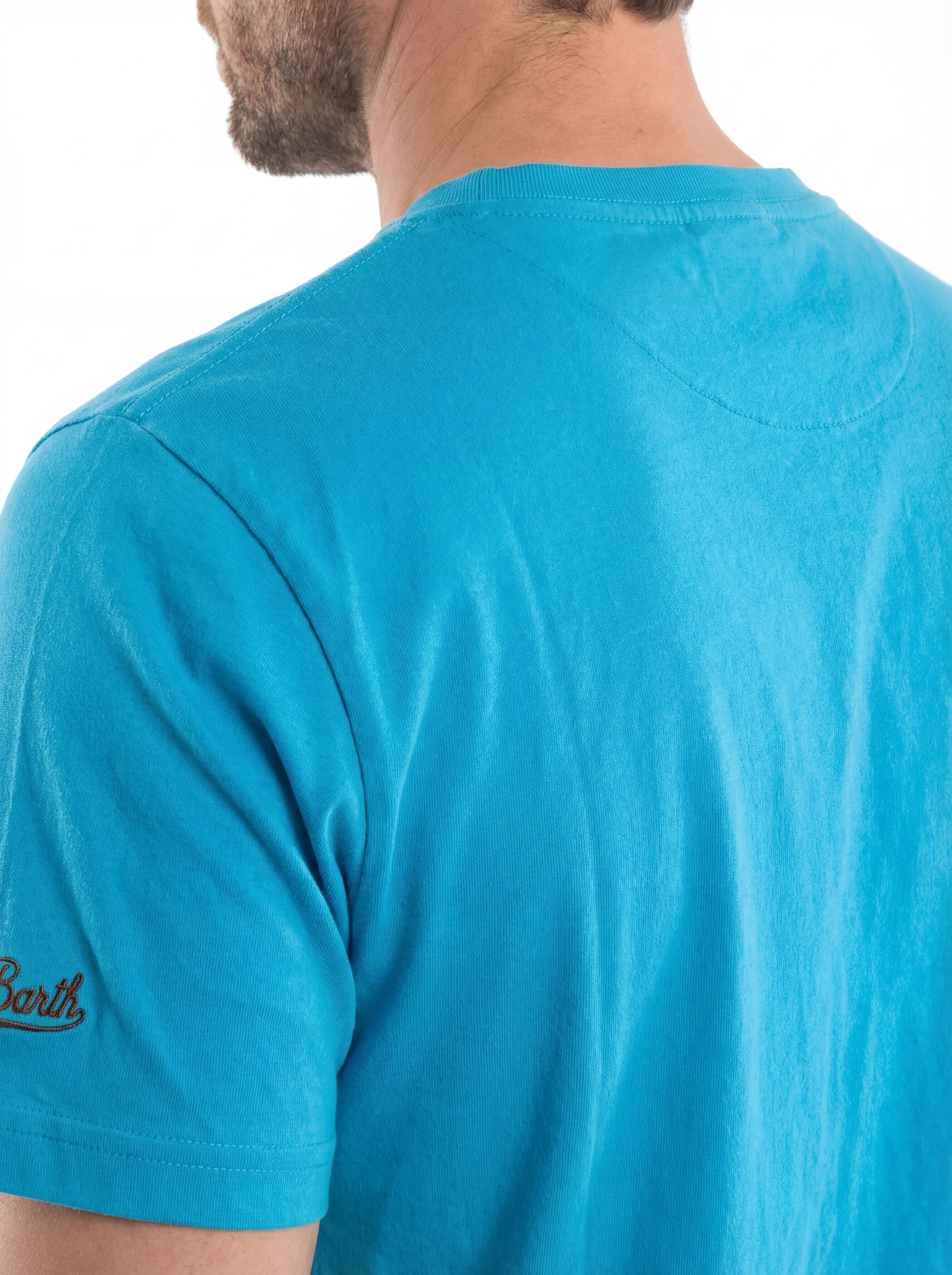 Close-up dettagli t-shirt azzurro spugna Saint Barth spugna GARY