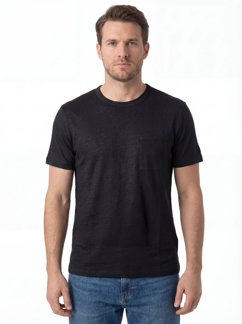 Modello frontalmente t-shirt nero texture lino Saint Barth lino