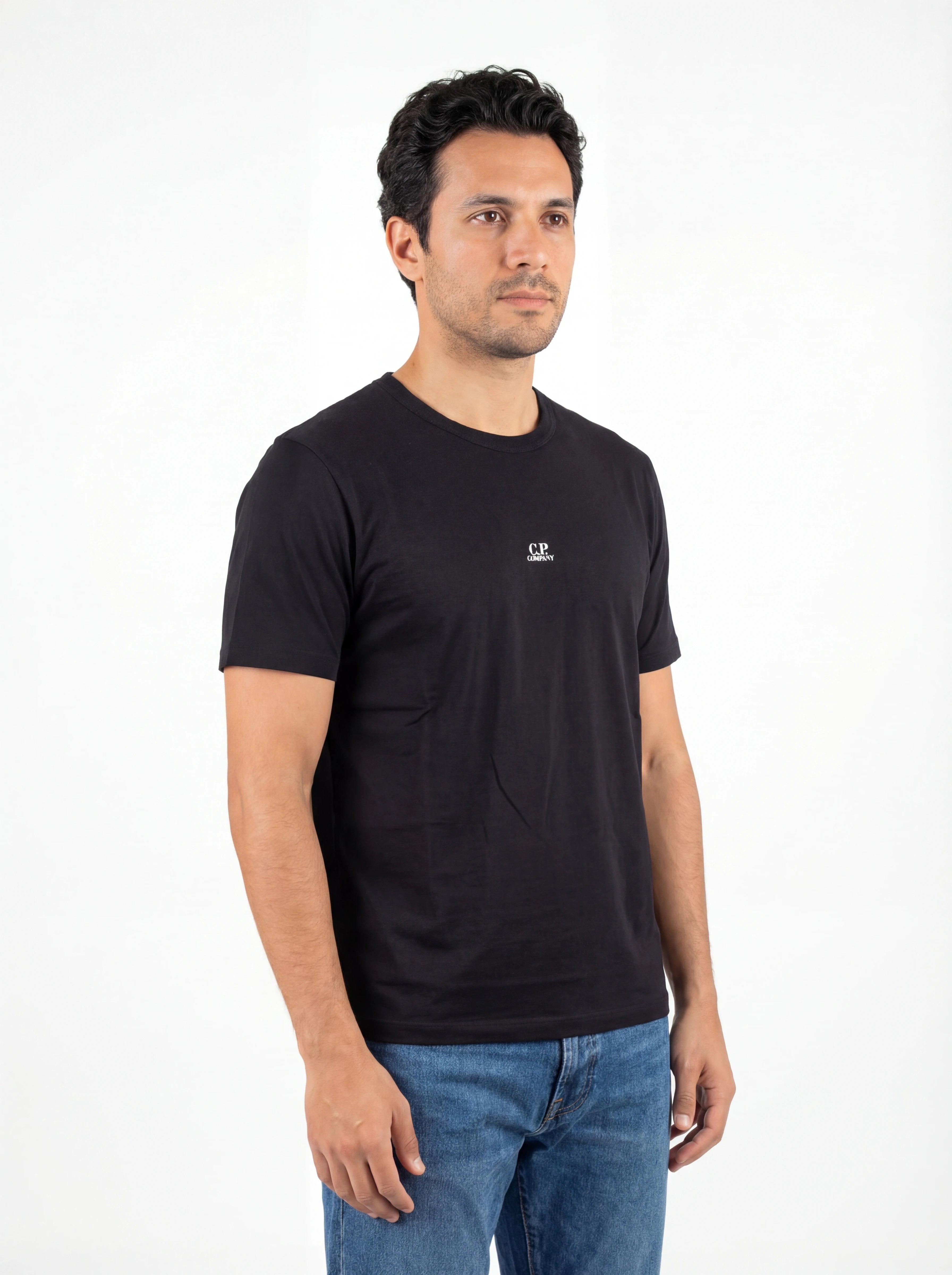 Vista da dietro di t-shirt nero nan logo Stampa con dettagli chiari