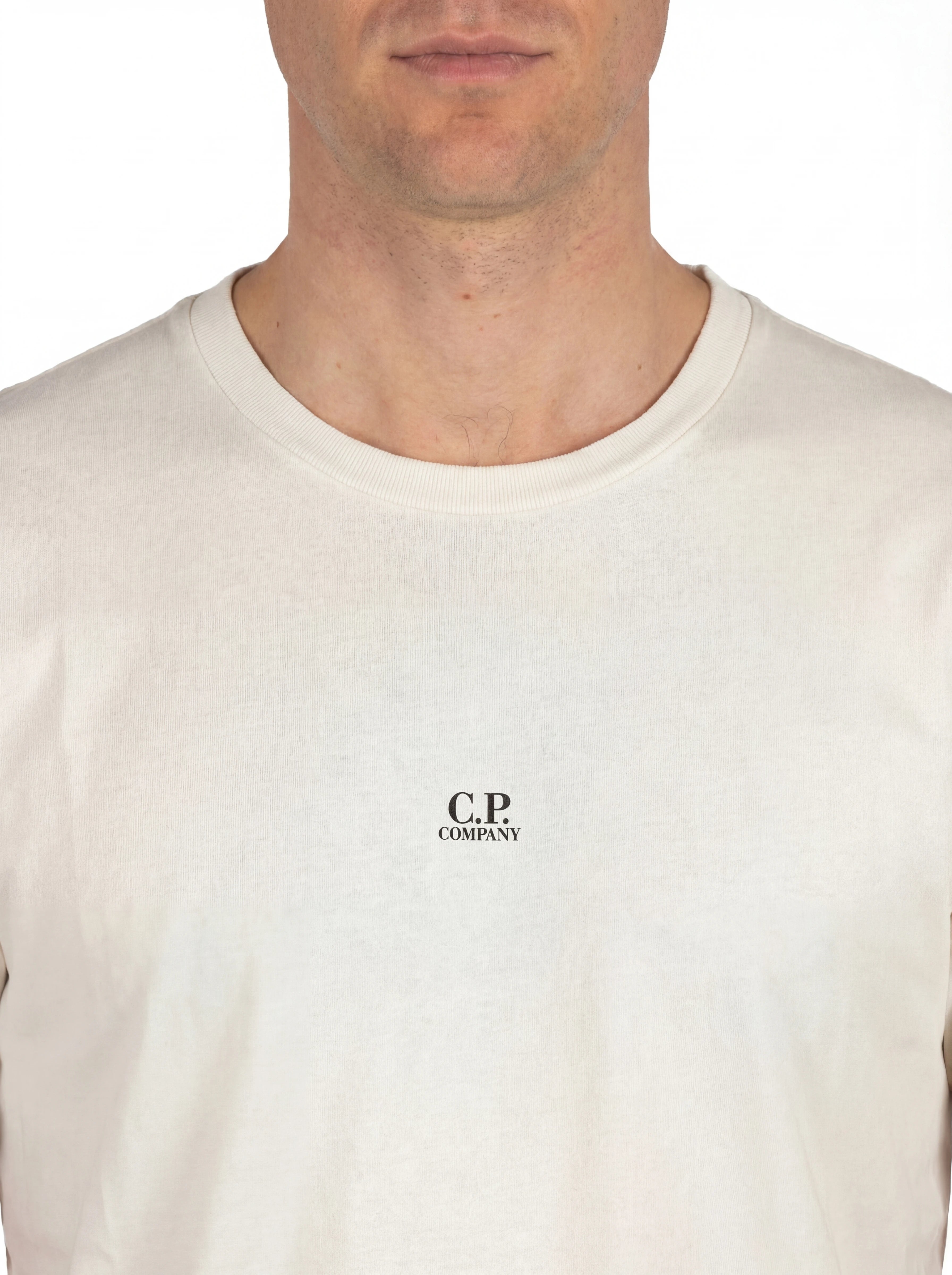 Vista da dietro di t-shirt bianco nan logo Stampa con dettagli chiari