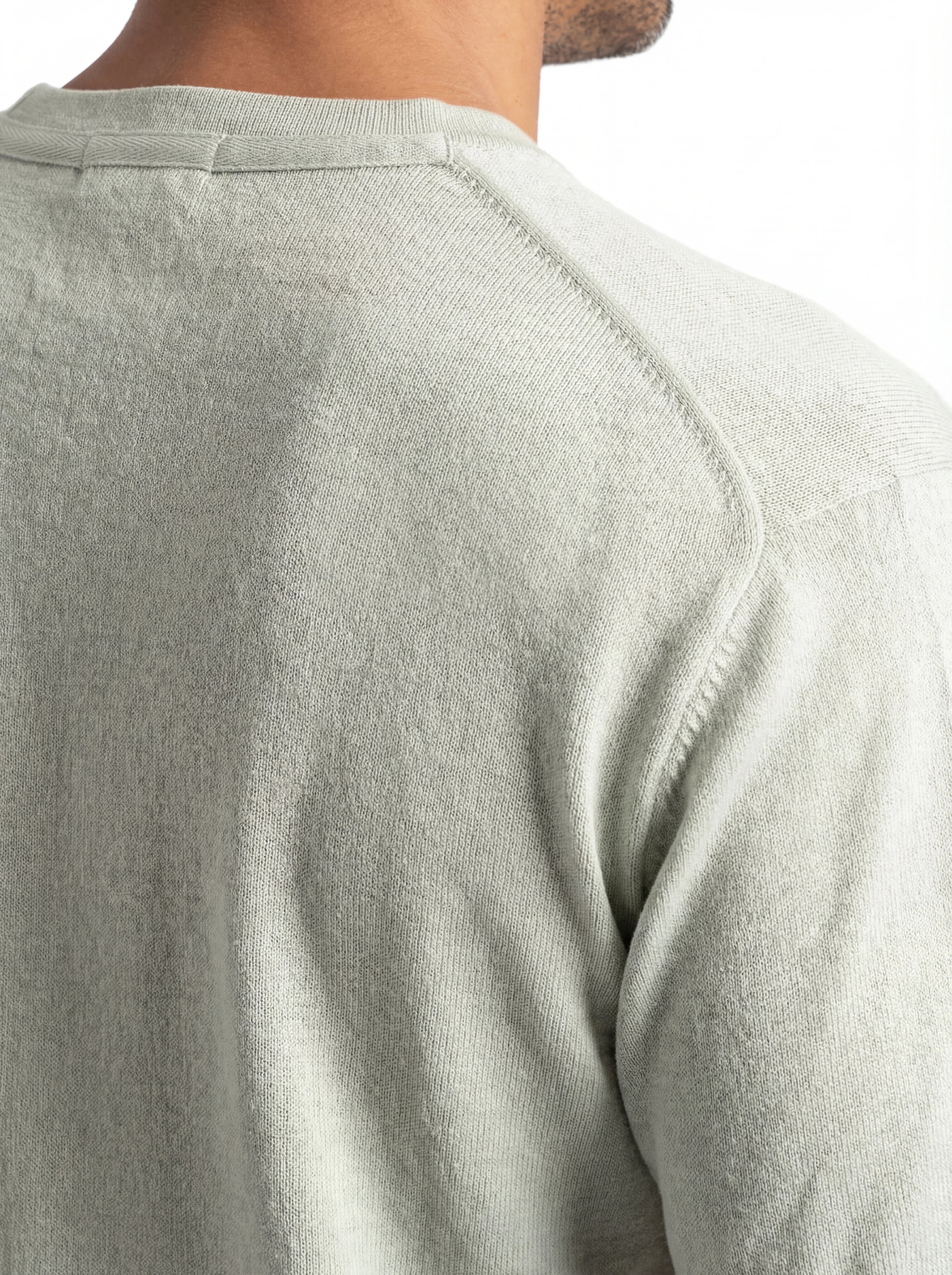 maglia ghiaccio nan vista frontale logo Riquadro lino con dettagli chiari