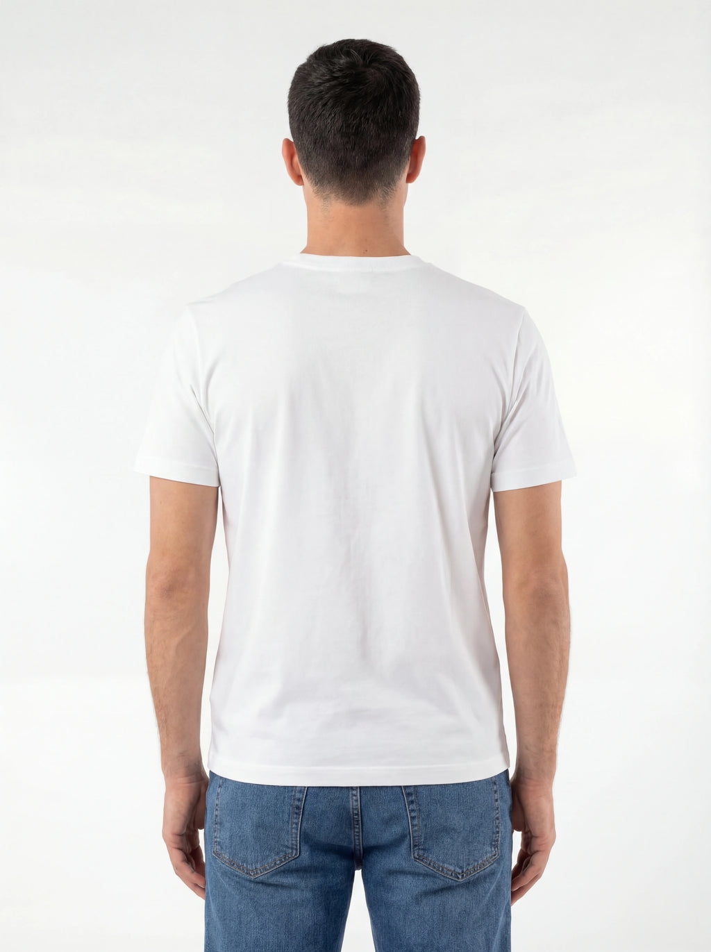 Vista da dietro di t-shirt bianco nan Scritta con dettagli chiari