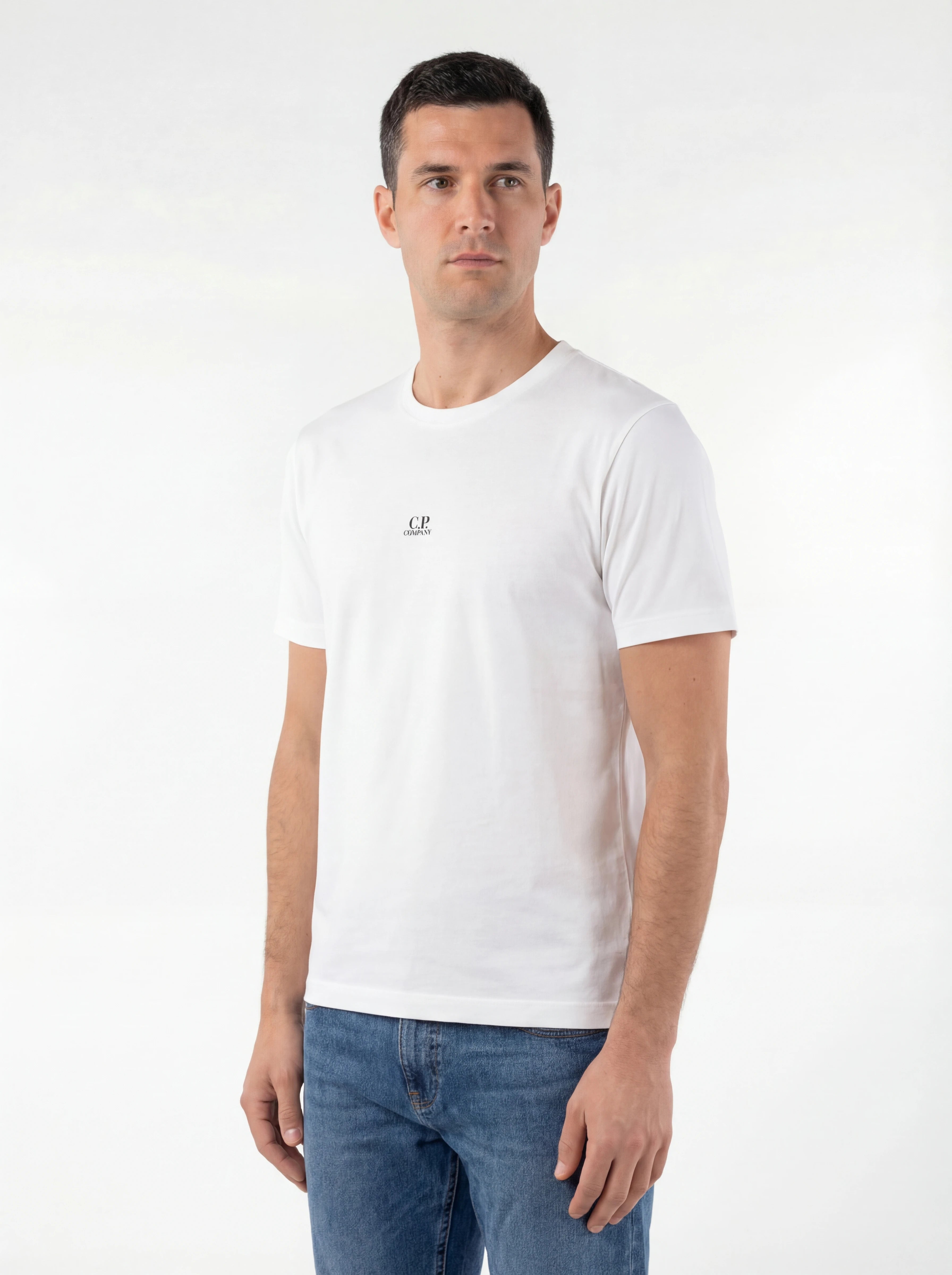 t-shirt bianco nan vista frontale Scritta con dettagli chiari