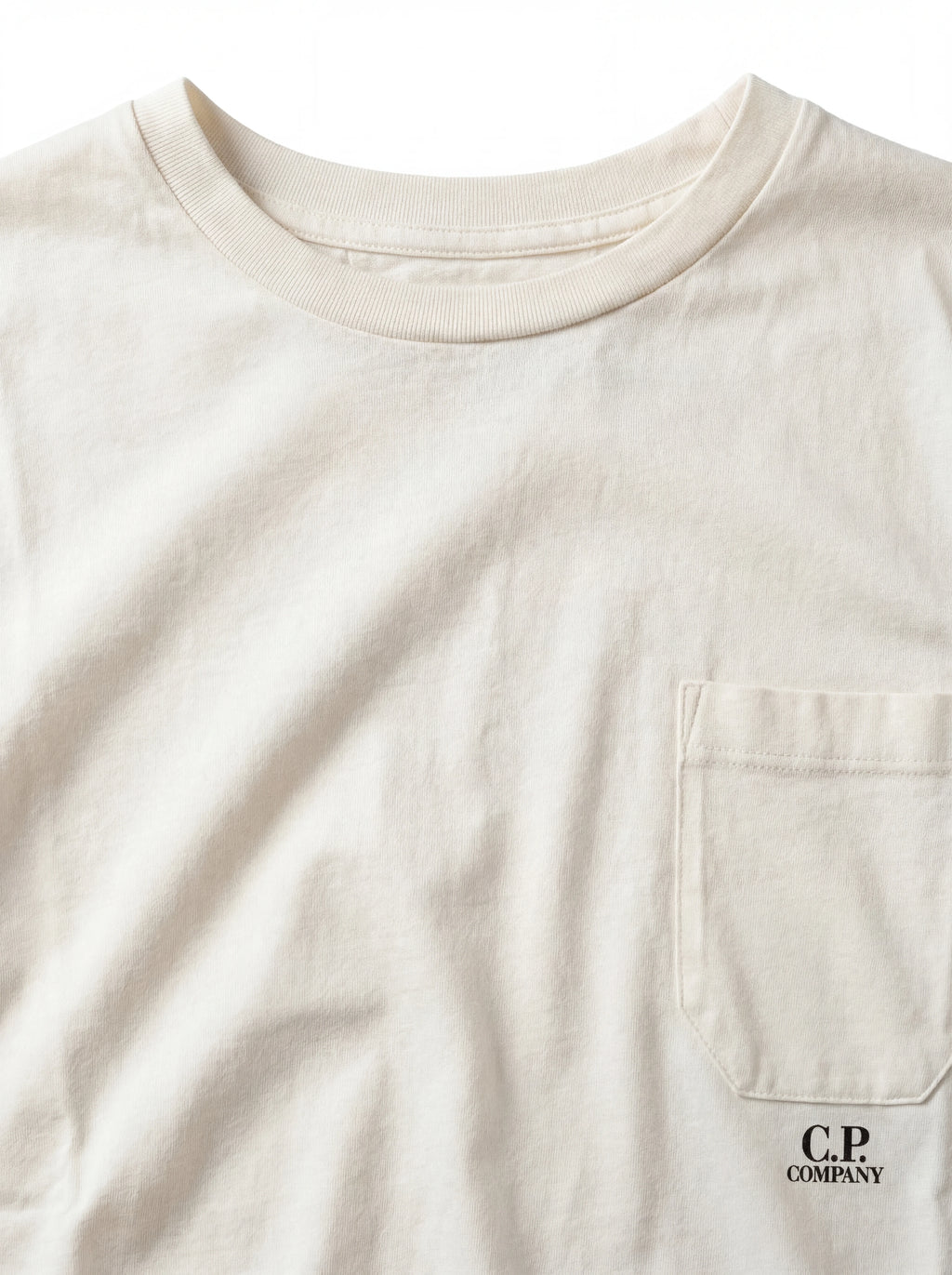 t-shirt bianco nan vista frontale logo Scritta Taschino con dettagli chiari