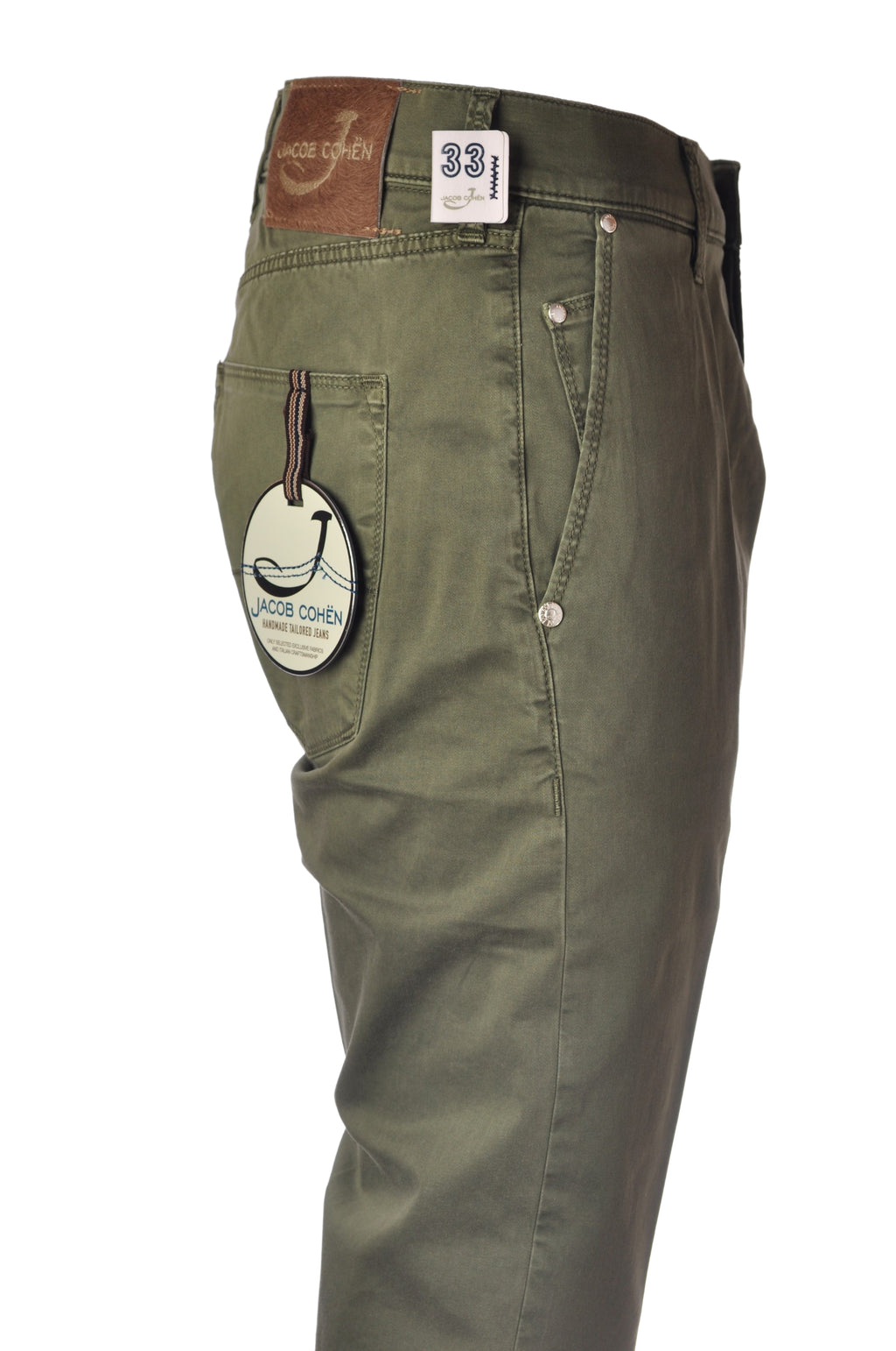 Particolare delle tasche e bottoni del pantalone slim kaki Jacob Cohen